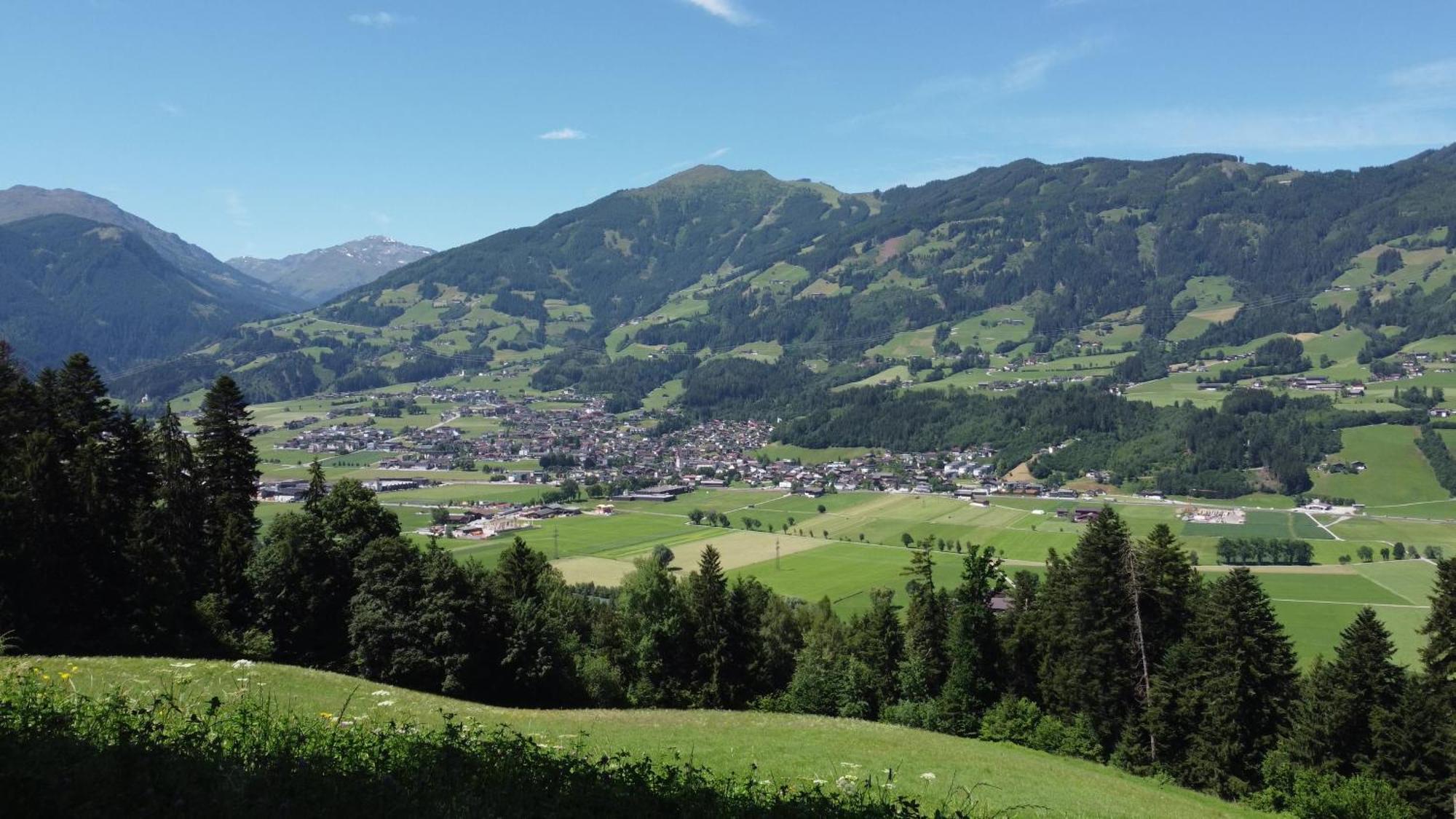 Panorama Nature Lodge Hart im Zillertal Exterior photo